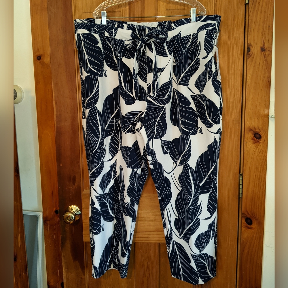 Liz Claiborne American Navy Leaves pants, size 18W